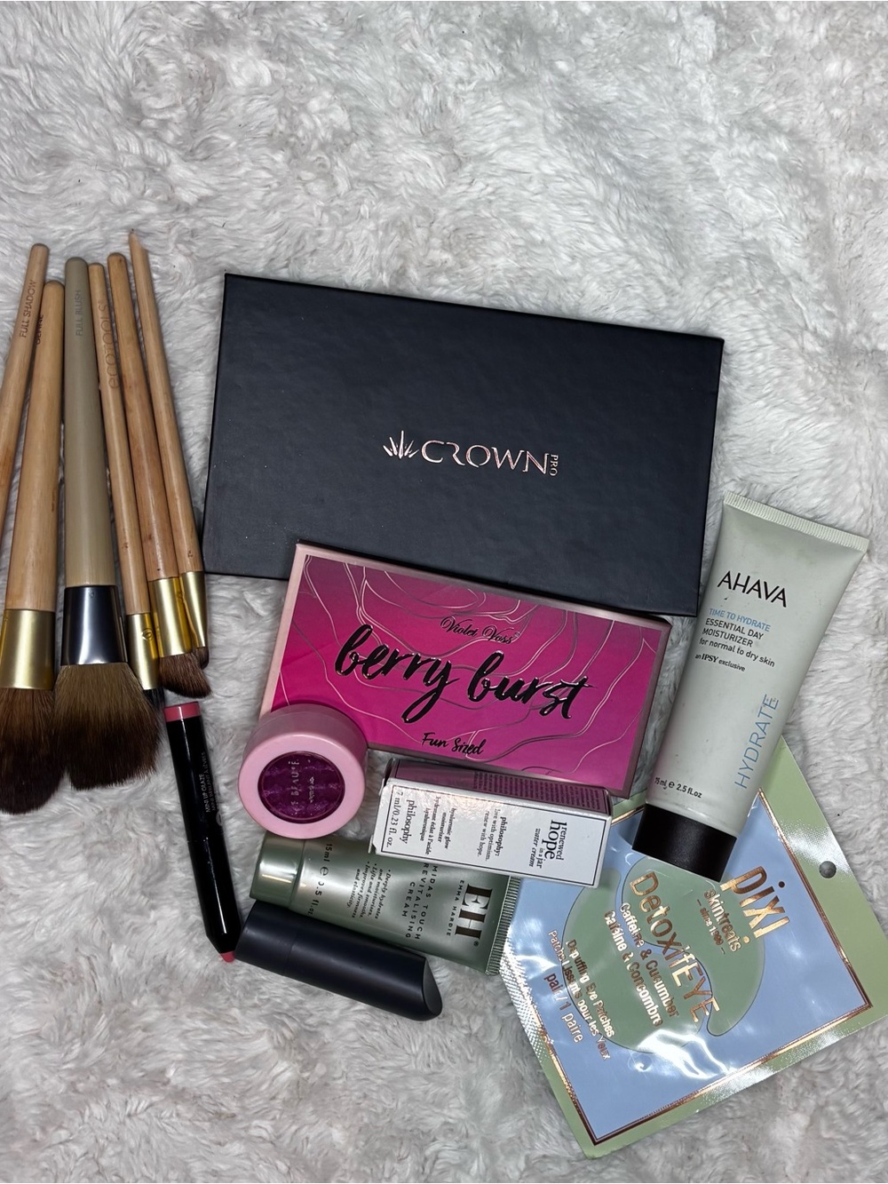 Violet Voss Berry Burst Makeup Bundle Pixi AHAVA Philosophy Crown Pro Brushes